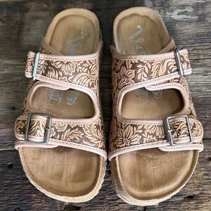 Very G Floral Tan Sandals size 8.5